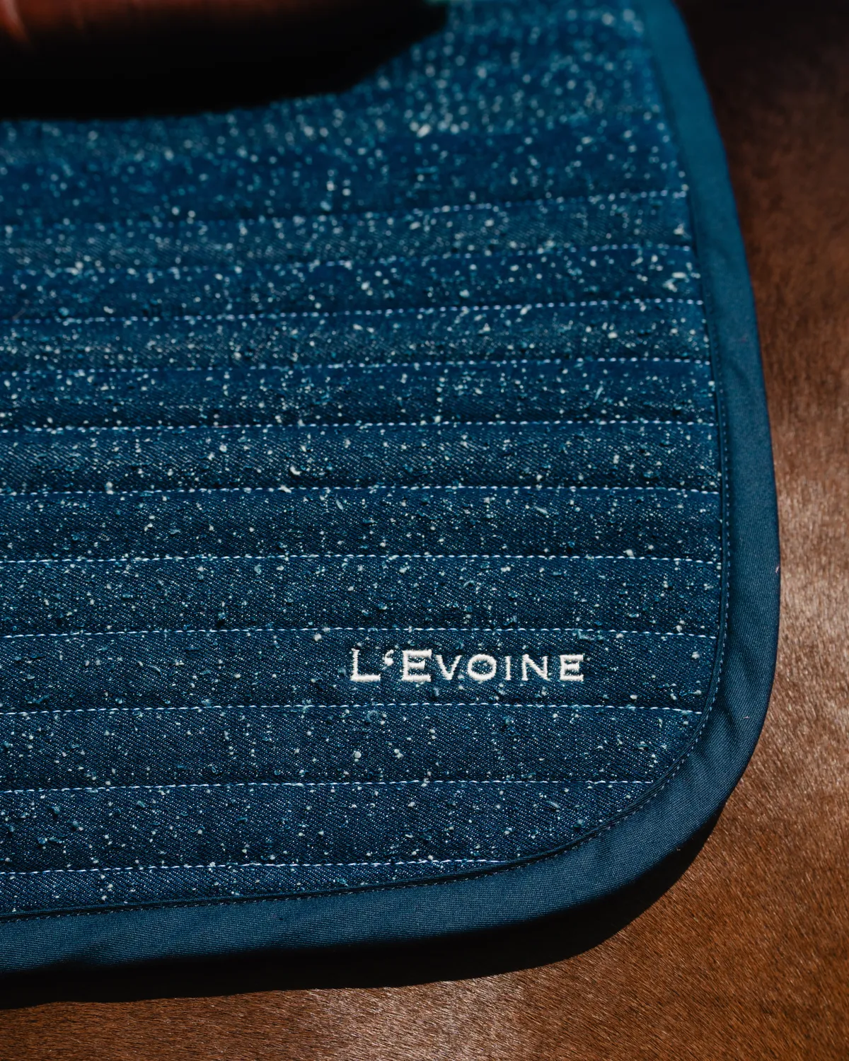 L'Evoine Double Padding Denim Edition springsadelunderlag midnight