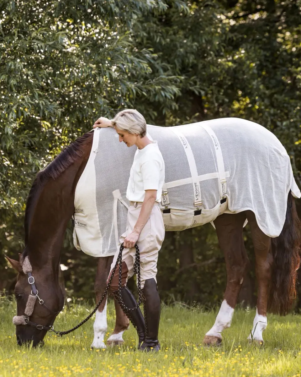 L'Evoine Cotton Fly Rug fluedækken bomuld med mave