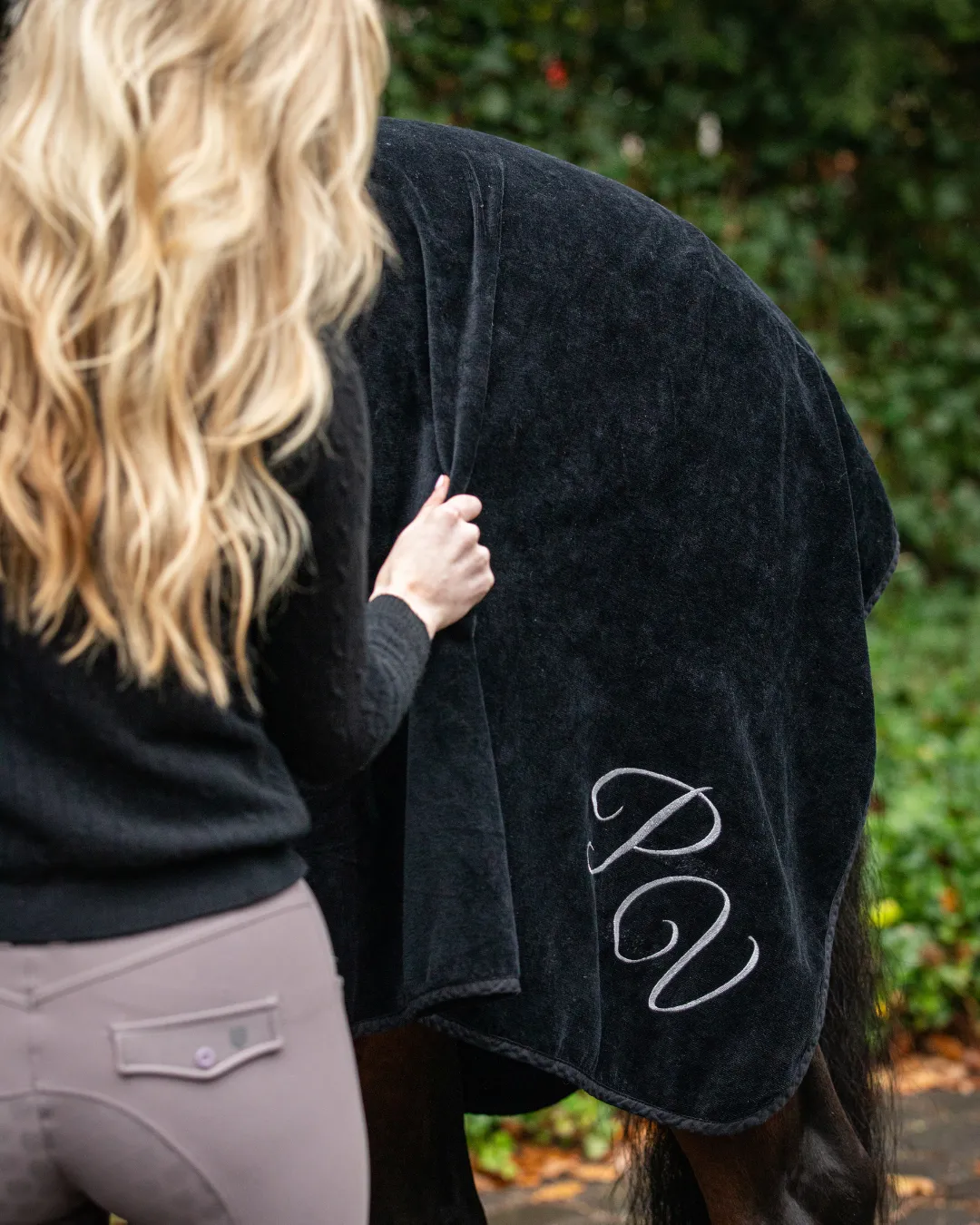 L'Evoine Noir 408CO300 sveddækken bomuld sort