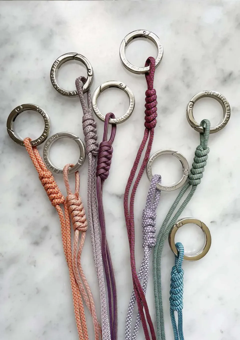 LOPE Stable Bag Charm long taskevedhæng guld