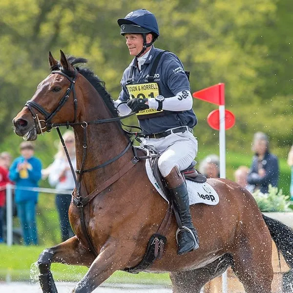 Charles Owen 4 Star skull cap 57 sort terræn