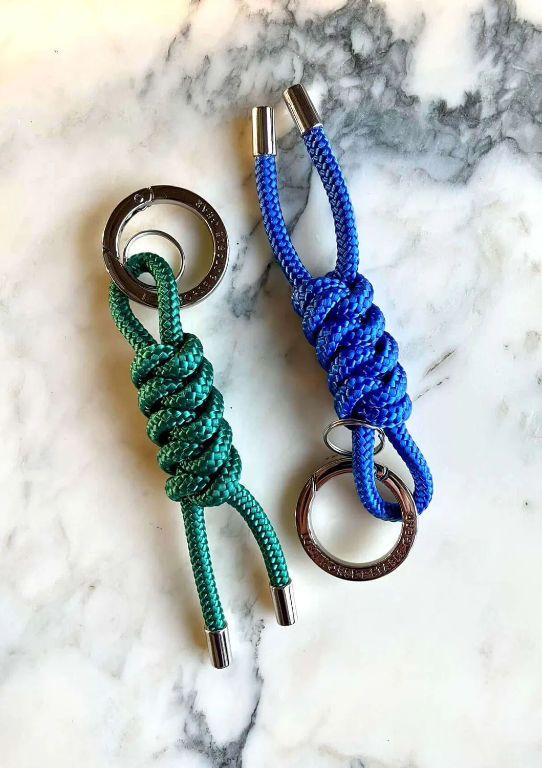 LOPE Stable Bag Charm Twist 2 taskevedhæng emerald green nylon