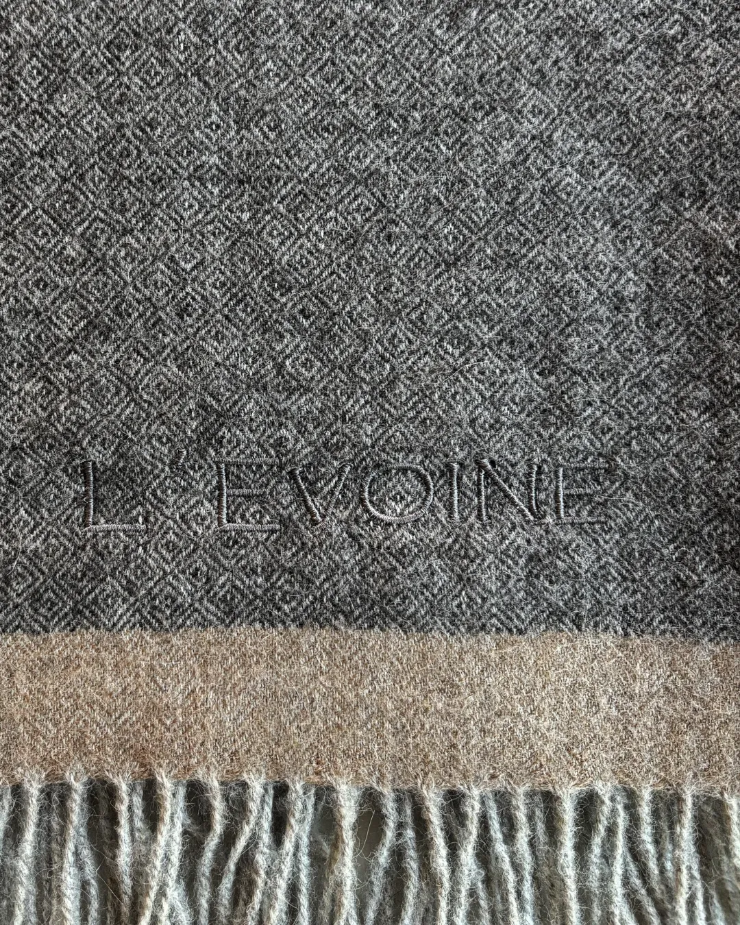 L'Evoine Plaid Dégradé alpakaplaid 160x130 grå