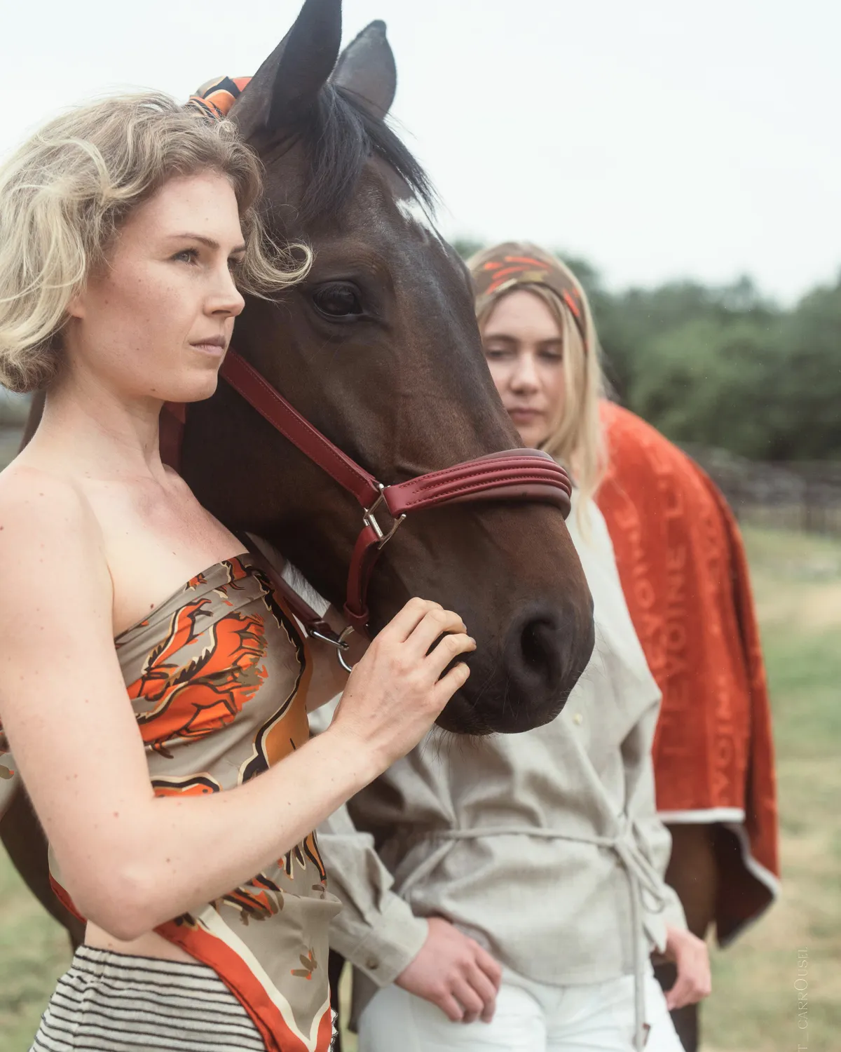 L'Evoine Silk Carré 90 Horses at pasture silketørklæde