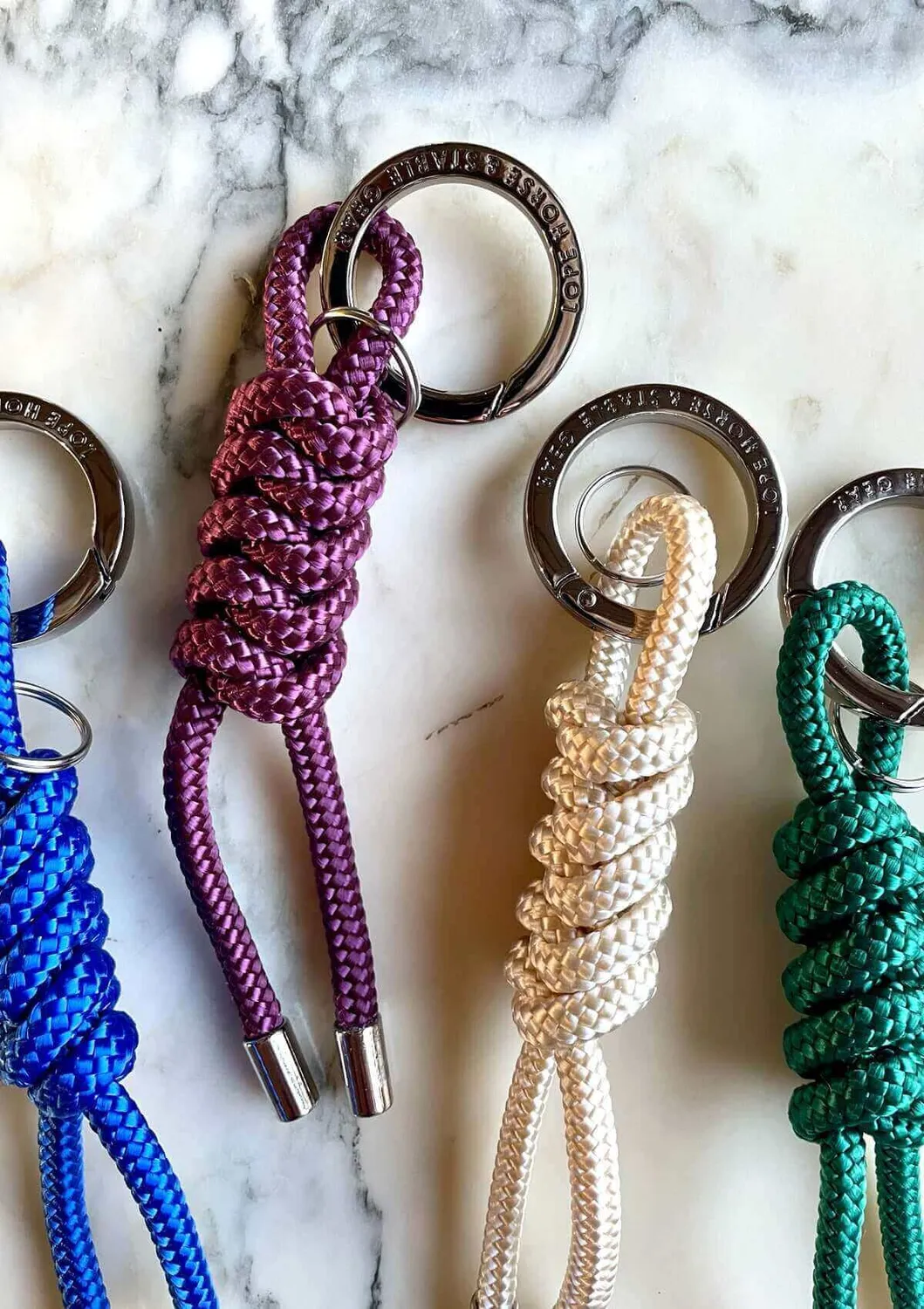 LOPE Stable Bag Charm Twist 2 taskevedhæng emerald green nylon