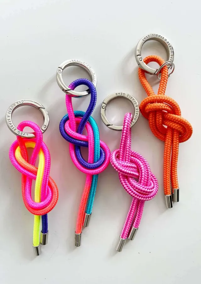 LOPE Taskevedhæng charm neon rainbow pink nylon