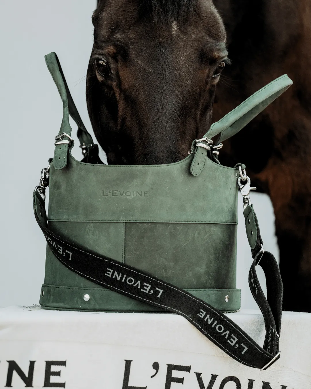 L'Evoine Le Baquet strigletaske italiensk læder 35 cm