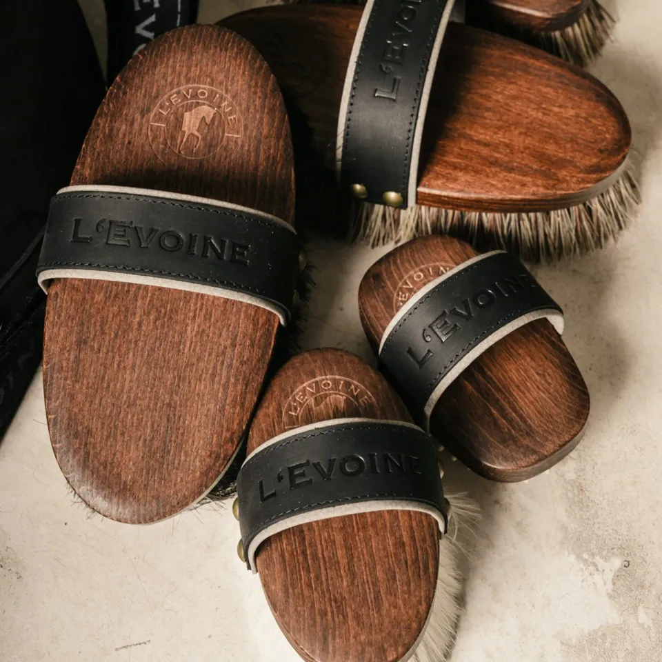 L'Evoine Essential striglesæt cognac 5 dele naturhår